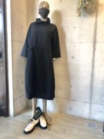 おしゃれな黒の服、ちょっときちんとした服をさがしていませんか