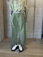 「トリトラ」ヴィンテージフラワーをレトロにしない着方提案