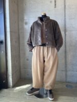 「トリトラ」オーバーサイズのものに何をはおる？