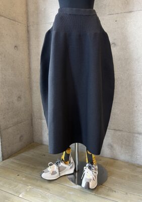 「トリトラ」バルーンニットのスカートが気になる