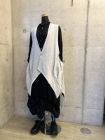 「トリトラ」モノトーンですっきり