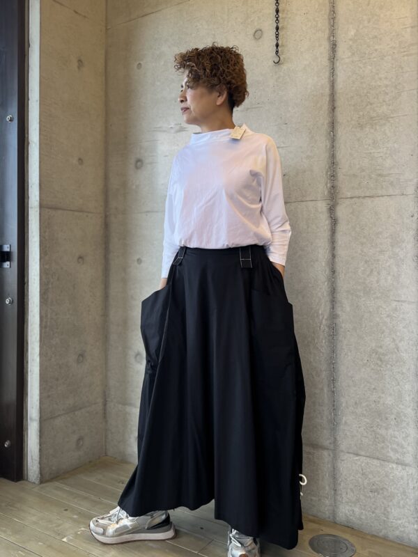 「トリトラ」黒パンツ、大人の個性は品よくいきたいですね